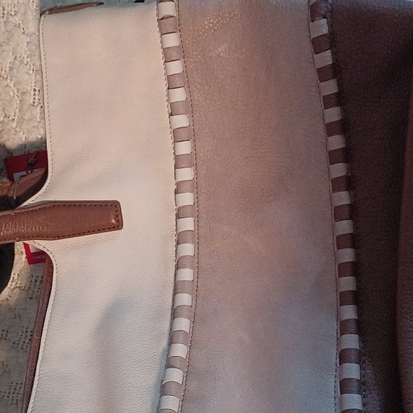 Vince Camuto leather Tote NWT❤️❤️ - Picture 16 of 16